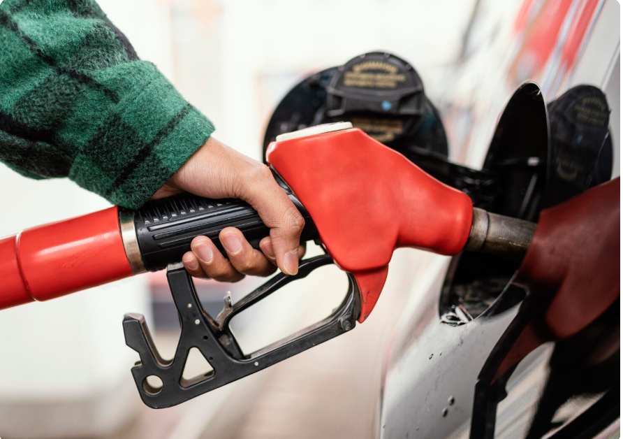 Fuel & Mileage Analysis: Real Usage, Hidden Costs, and Smart Driving Choices